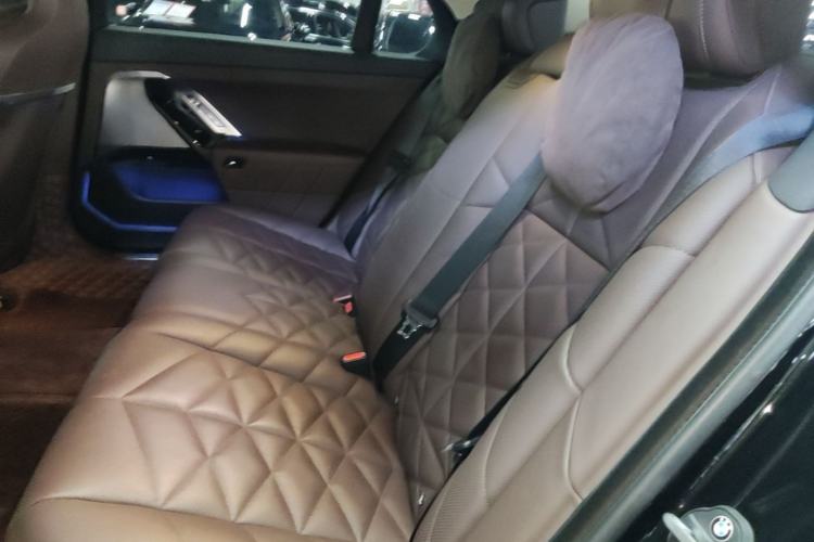 Used BMW 7 Series 2023 735Li Luxury Package Left Rear Seat