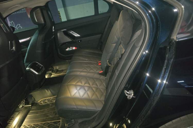 Used BMW 7 Series 2023 740Li Leading Model M Sport Package Left Rear Seat