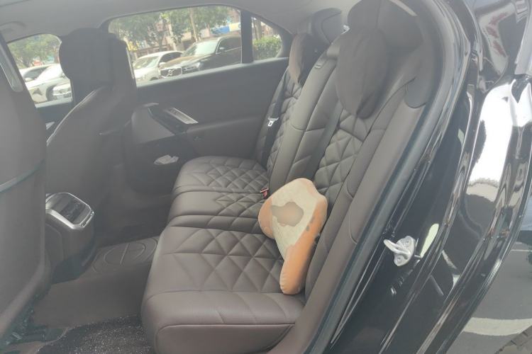 Used BMW 7 Series 2023 735Li M Sport Package Left Rear Seat
