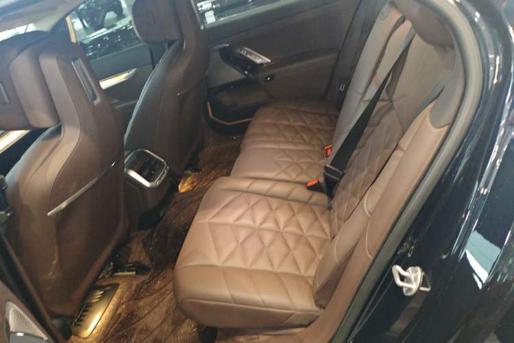 Used BMW 7 Series 2023 735Li M Sport Package Left Rear Seat