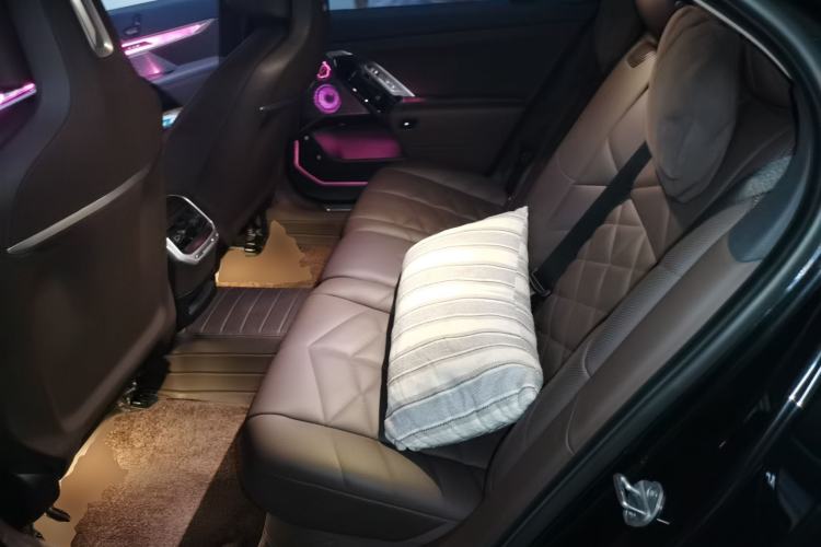 Used BMW 7 Series 2023 735Li Luxury Package Left Rear Seat