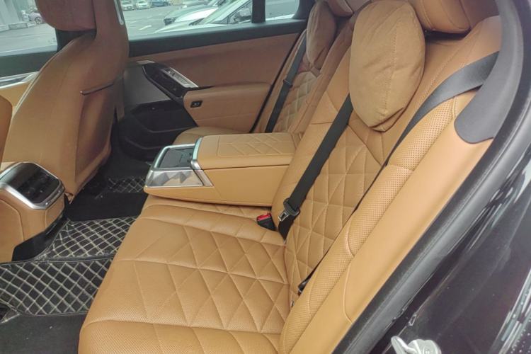 Used BMW 7 Series 2023 735Li M Sport Package Left Rear Seat