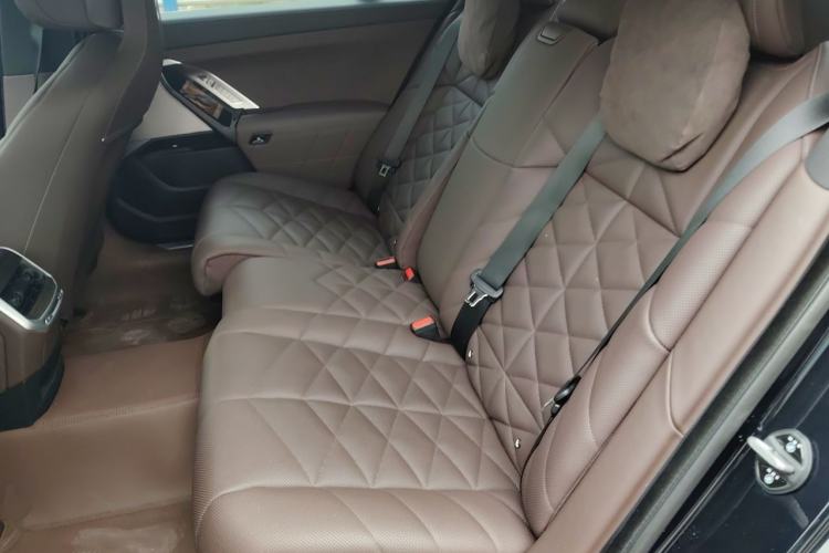 Used BMW 7 Series 2023 735Li M Sport Package Left Rear Seat