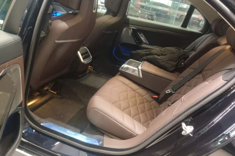 Used BMW 7 Series 2023 735Li Luxury Package Left Rear Seat