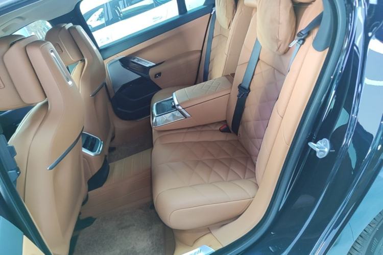 Used BMW 7 Series 2023 735Li M Sport Package Left Rear Seat