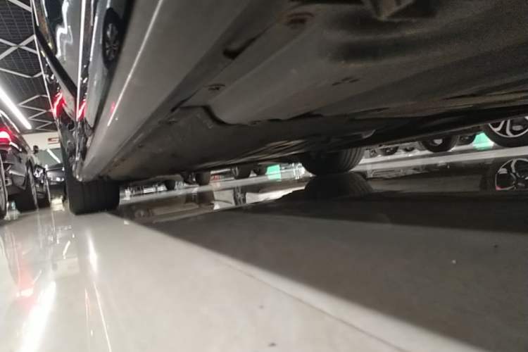Used BMW 7 Series 2023 735Li M Sport Package Left Side Sill