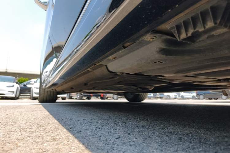 Used BMW 7 Series 2023 735Li Luxury Package Left Side Sill