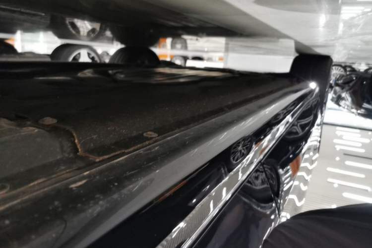 Used BMW 7 Series 2023 735Li M Sport Package Left Side Sill