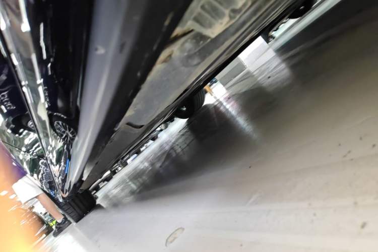Used BMW 7 Series 2023 735Li Luxury Package Left Side Sill