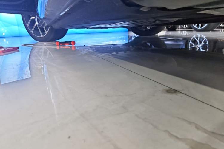 Used BMW 7 Series 2023 735Li M Sport Package Left Side Sill