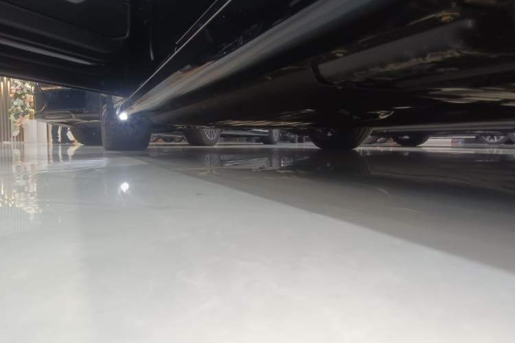 Used BMW 7 Series 2023 735Li Luxury Package Left Side Sill