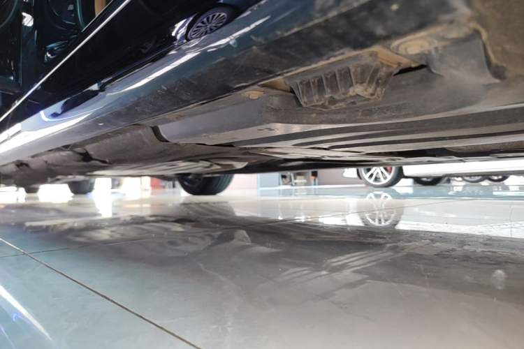 Used BMW 7 Series 2023 735Li M Sport Package Left Side Sill