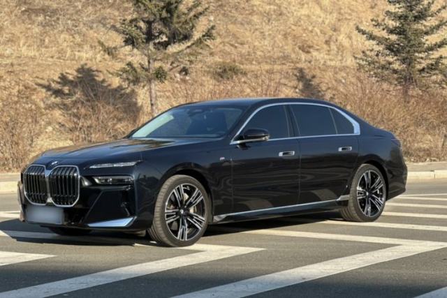 Used BMW 7 Series 2023 740Li Leading Model M Sport Package
