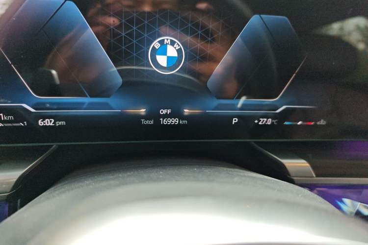 Used BMW 7 Series 2023 735Li M Sport Package Odometer Close Up