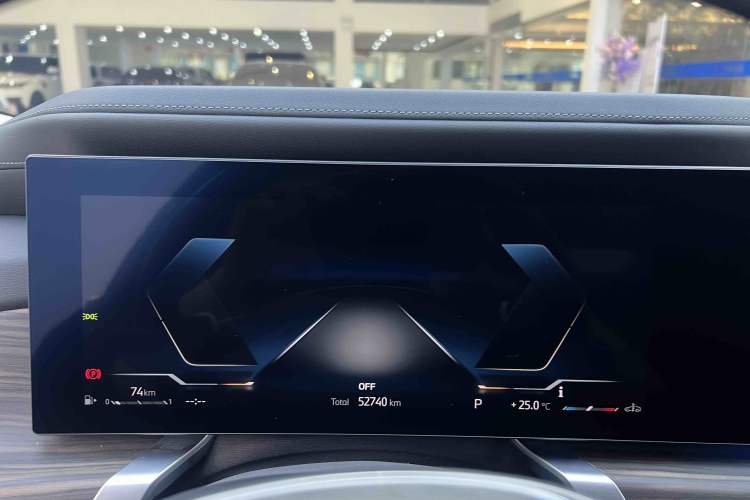 Used BMW 7 Series 2023 735Li Luxury Package Odometer Close Up