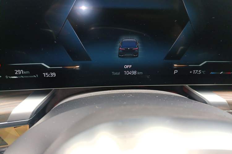Used BMW 7 Series 2023 735Li M Sport Package Odometer Close Up