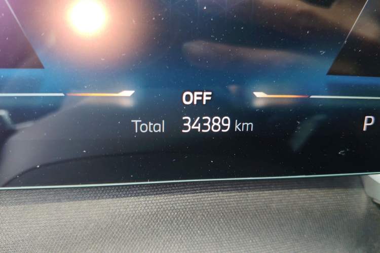 Used BMW 7 Series 2023 735Li M Sport Package Odometer Close Up