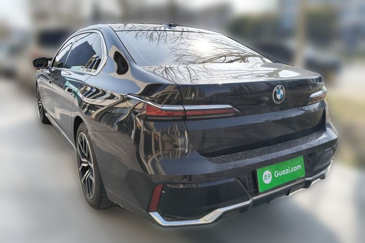 Used BMW 7 Series 2023 735Li M Sport Package Rear Left 45 Deg