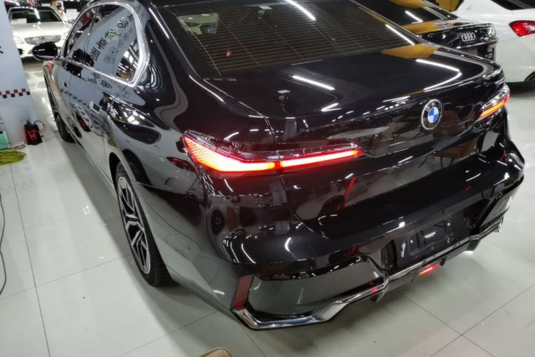 Used BMW 7 Series 2023 735Li M Sport Package Rear Left 45 Deg