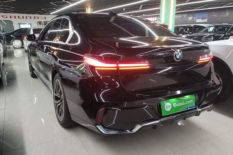 Used BMW 7 Series 2023 735Li M Sport Package Rear Left 45 Deg