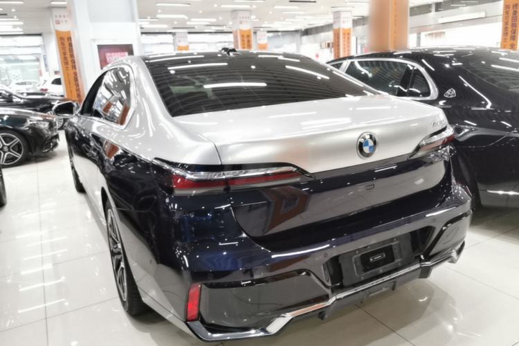 Used BMW 7 Series 2023 735Li M Sport Package Rear Left 45 Deg