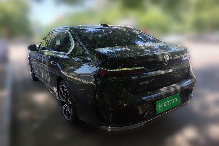 Used BMW 7 Series 2023 735Li Luxury Package Rear Left 45 Deg