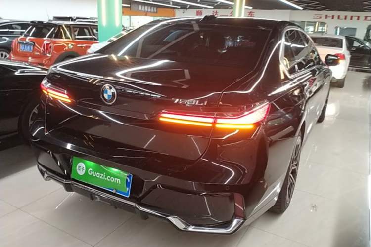 Used BMW 7 Series 2023 735Li M Sport Package Rear Right 45 Deg
