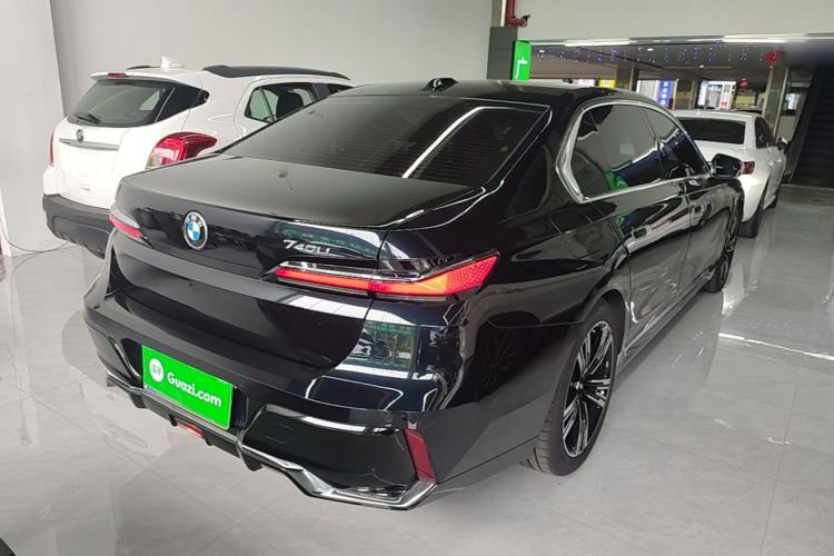 Used BMW 7 Series 2023 735Li M Sport Package Rear Right 45 Deg