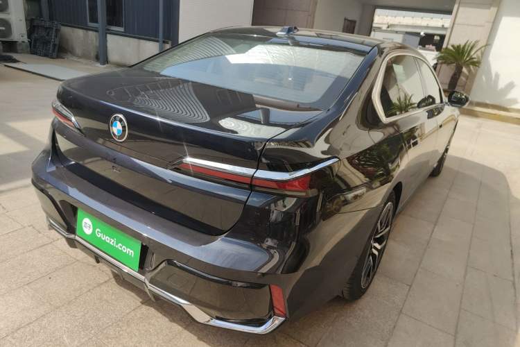 Used BMW 7 Series 2023 735Li M Sport Package Rear Right 45 Deg