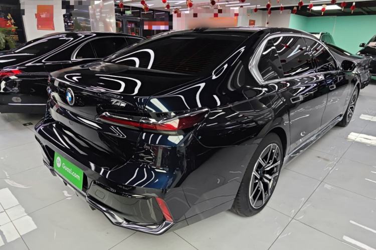Used BMW 7 Series 2023 735Li M Sport Package Rear Right 45 Deg