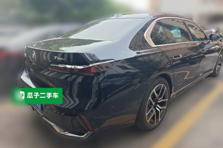 Used BMW 7 Series 2023 735Li M Sport Package Rear Right 45 Deg
