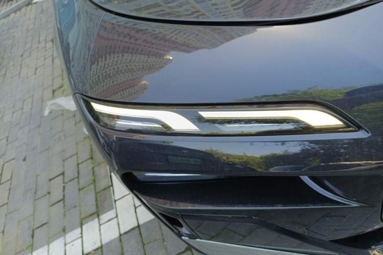 Used BMW 7 Series 2023 735Li M Sport Package Right Front Headlight