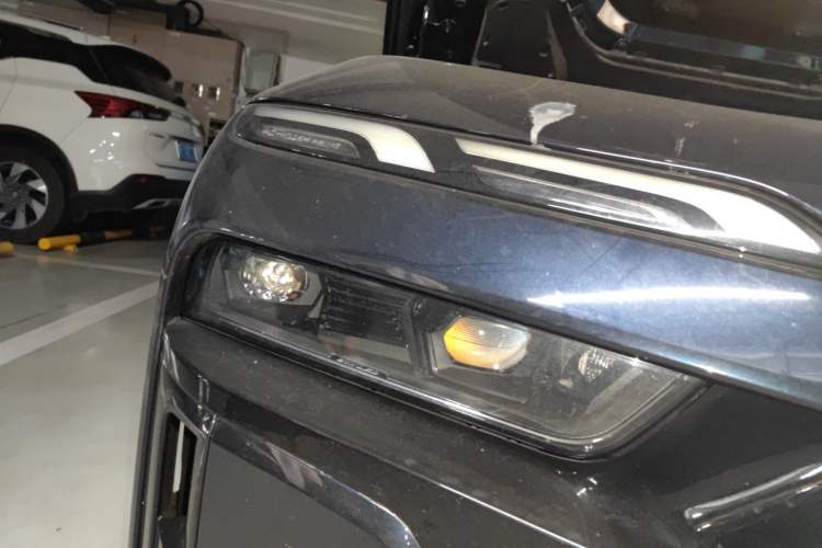 Used BMW 7 Series 2023 735Li M Sport Package Right Front Headlight