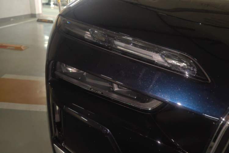 Used BMW 7 Series 2023 740Li Luxury Edition M Sport Package Right Front Headlight