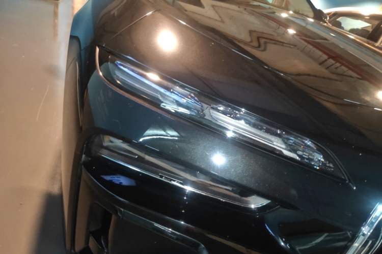 Used BMW 7 Series 2023 740Li Leading Model M Sport Package Right Front Headlight