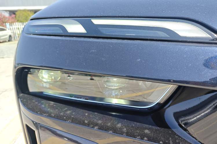 Used BMW 7 Series 2023 735Li M Sport Package Right Front Headlight
