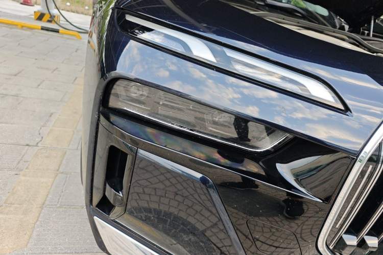 Used BMW 7 Series 2023 735Li M Sport Package Right Front Headlight