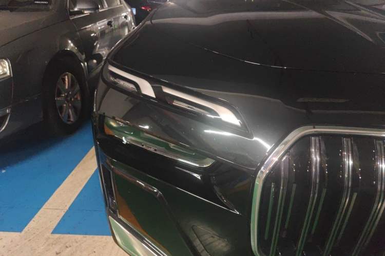 Used BMW 7 Series 2023 735Li M Sport Package Right Front Headlight