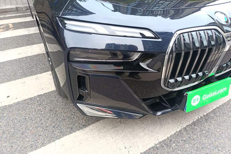 Used BMW 7 Series 2023 735Li M Sport Package Right Front Headlight