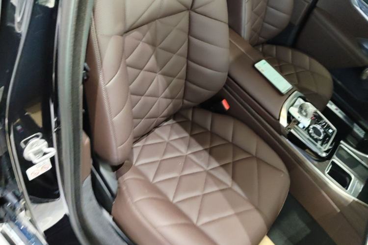 Used BMW 7 Series 2023 735Li M Sport Package Right Front Seat