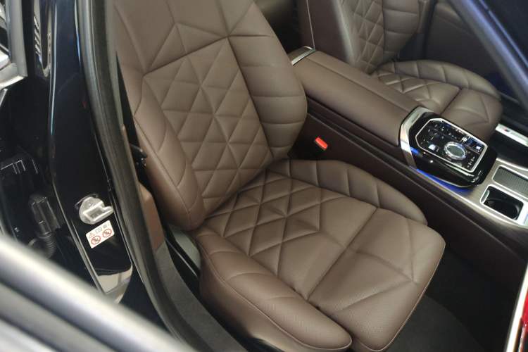 Used BMW 7 Series 2023 740Li Leading Model M Sport Package Right Front Seat