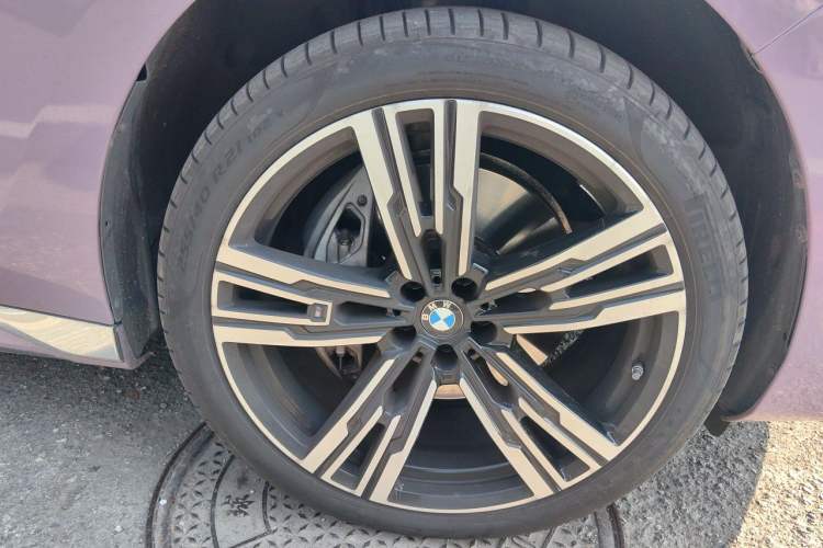 Used BMW 7 Series 2023 740Li Luxury Edition M Sport Package Right Front Wheel Hub