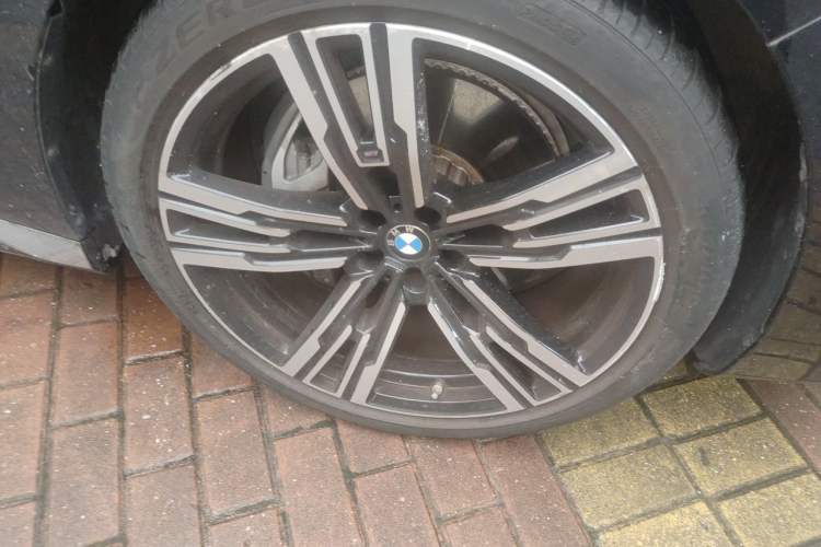 Used BMW 7 Series 2023 740Li Leading Model M Sport Package Right Front Wheel Hub