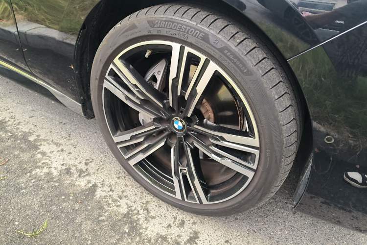Used BMW 7 Series 2023 740Li Leading Model M Sport Package Right Front Wheel Hub
