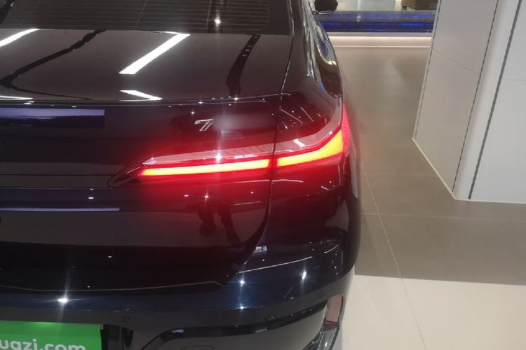 Used BMW 7 Series 2023 Restyled 740Li Luxury Edition M Sport Package Right Rear Taillight