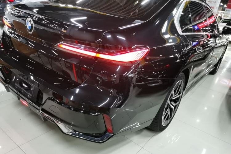 Used BMW 7 Series 2023 735Li M Sport Package Right Rear Taillight