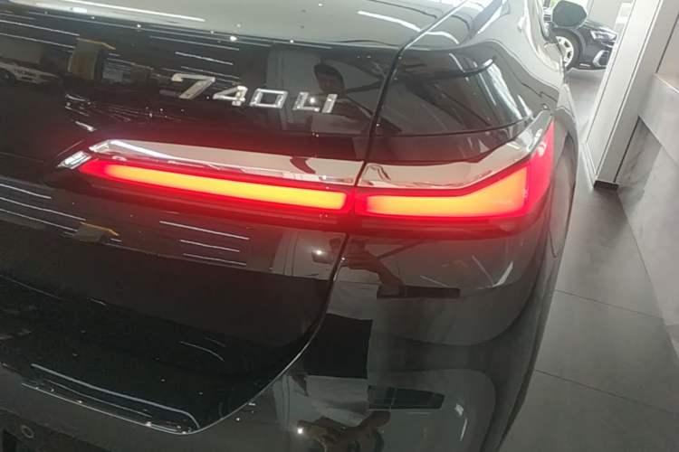 Used BMW 7 Series 2023 735Li M Sport Package Right Rear Taillight