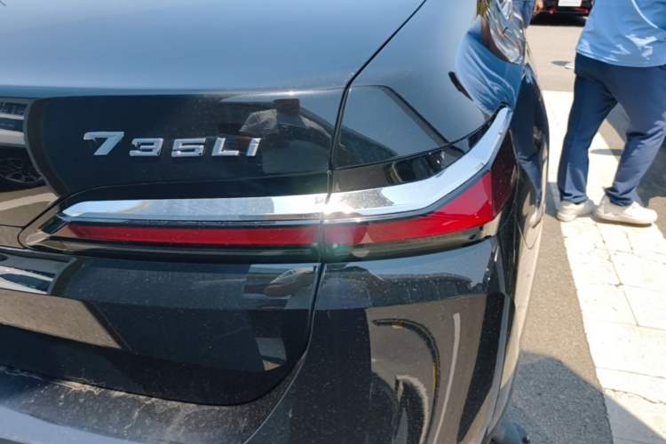 Used BMW 7 Series 2023 735Li Luxury Package Right Rear Taillight