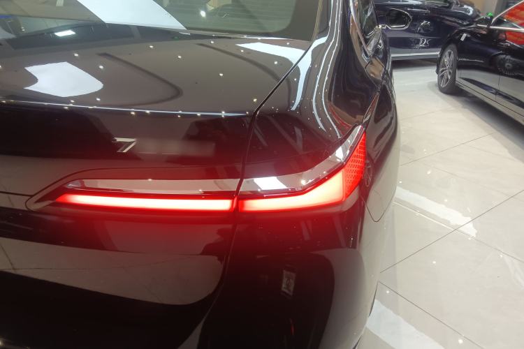 Used BMW 7 Series 2023 735Li Luxury Package Right Rear Taillight