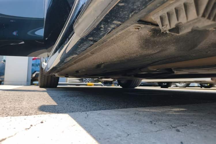 Used BMW 7 Series 2023 735Li Luxury Package Right Side Sill